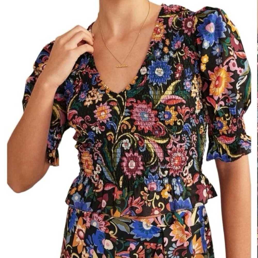 Anthropologie Boden Smocked Bodice Crop Top Black Gardenia Pop Floral Size 6